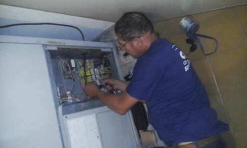 Instalação de ar condicionado residencial e comercial