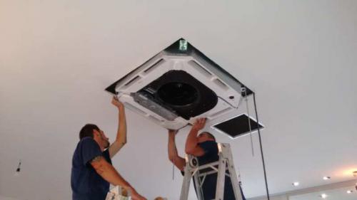 Instalação de ar condicionado residencial e comercial