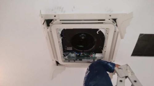 Instalação de ar condicionado residencial e comercial